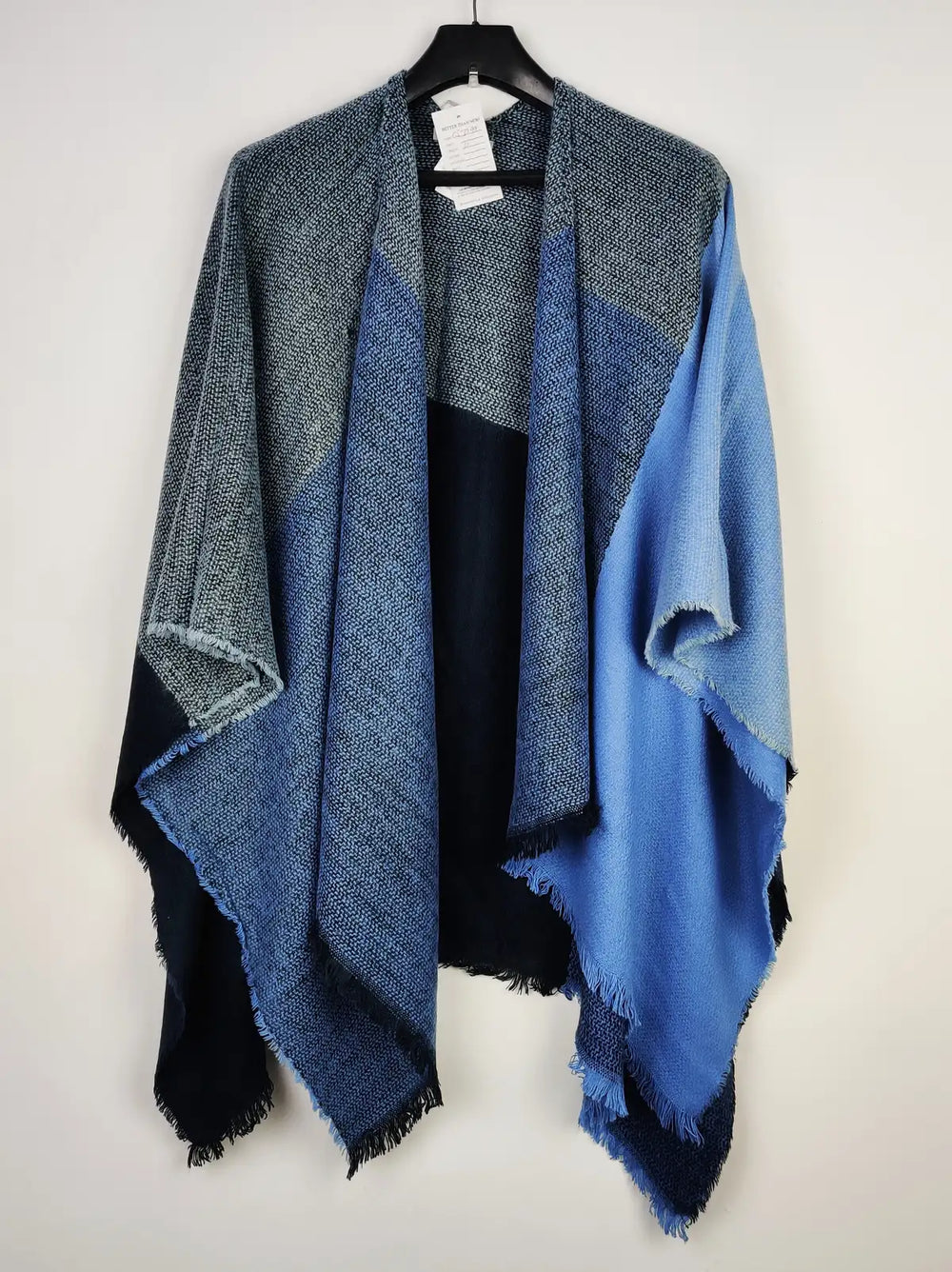 Buy online pre-used pre-loved 100% authentic & Original branded Tu (CS-3199) available in Pakistan. Top international brands avilable.