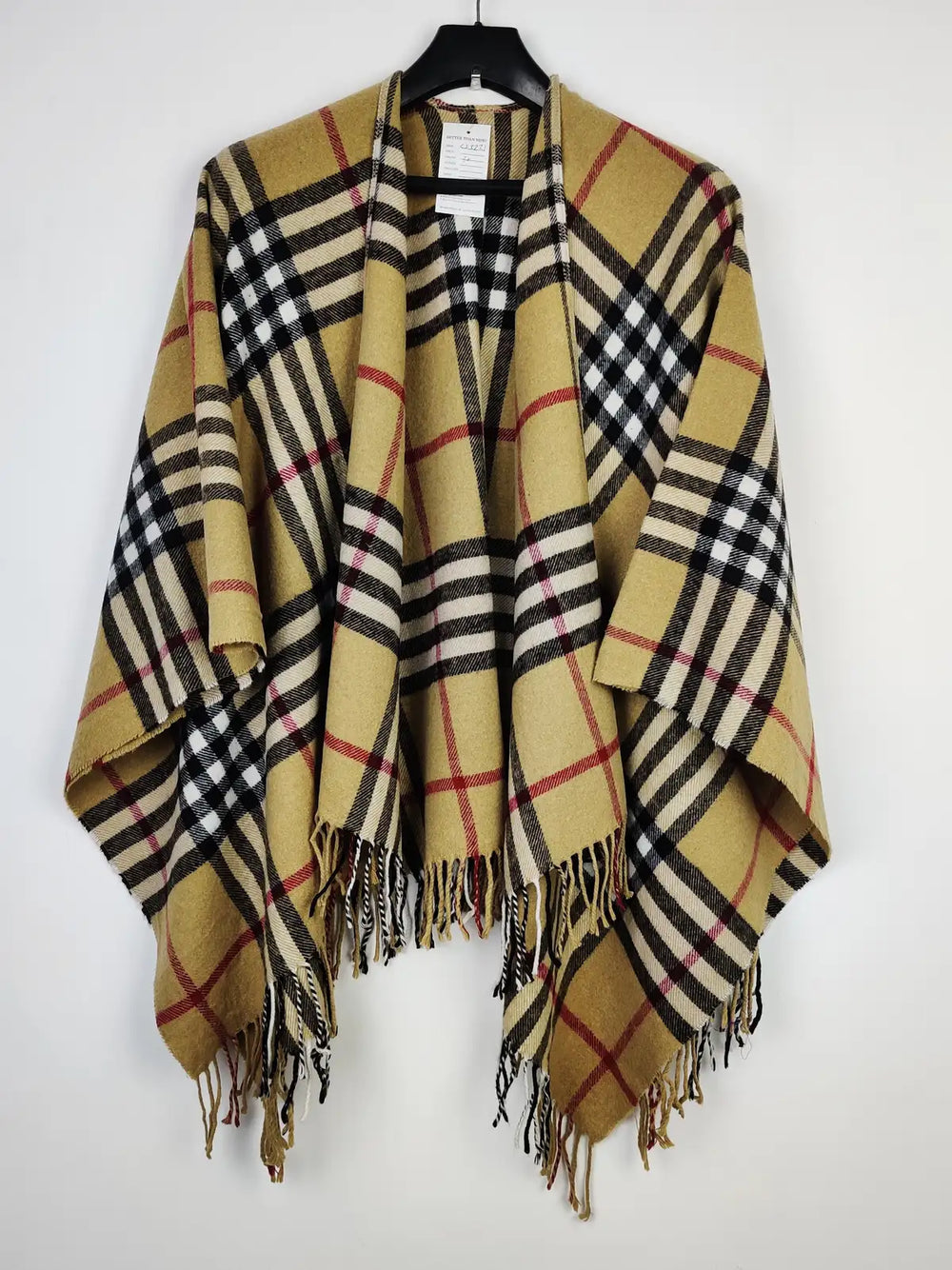 Buy online pre-used pre-loved 100% authentic & Original branded Unknown Brand (CS-3221) available in Pakistan. Top international brands avilable.