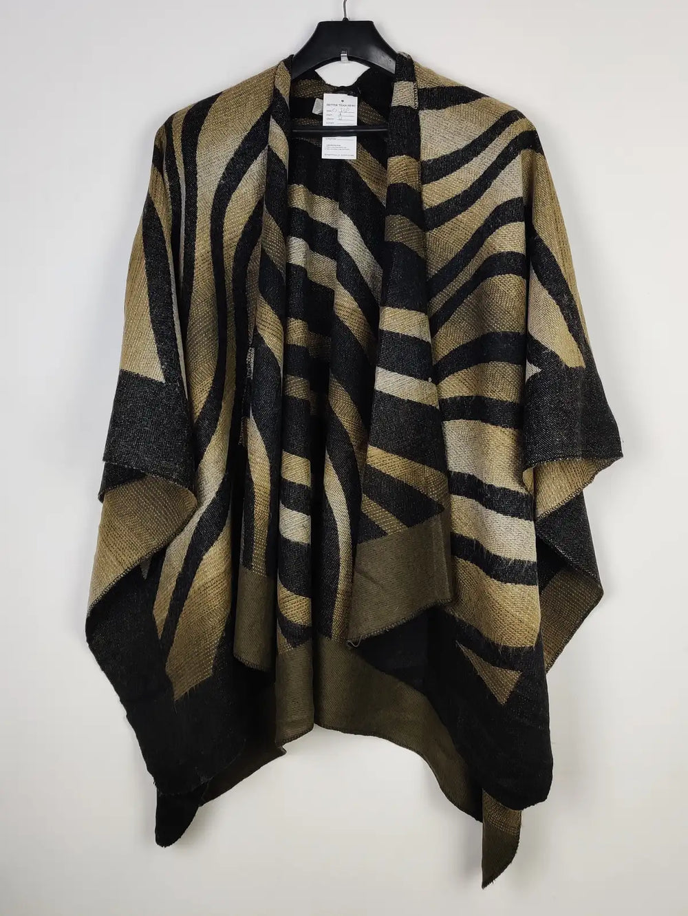 Buy online pre-used pre-loved 100% authentic & Original branded Unknown Brand (CS-3250) available in Pakistan. Top international brands avilable.