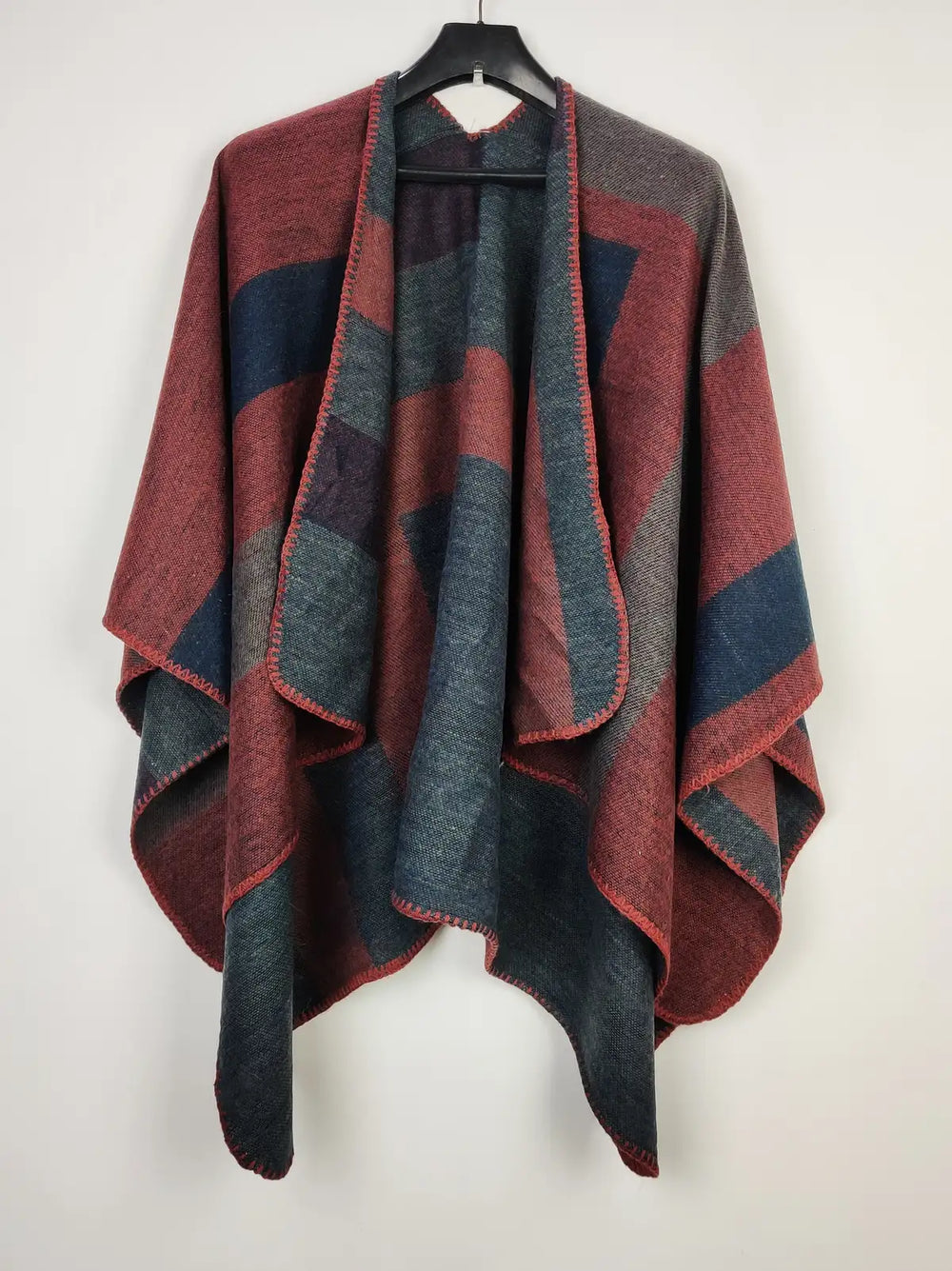 Buy online pre-used pre-loved 100% authentic & Original branded Bb Dakota (CS-3254) available in Pakistan. Top international brands avilable.