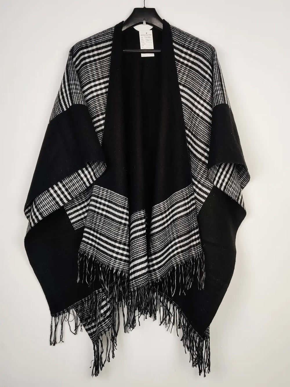 Buy online pre-used pre-loved 100% authentic & Original branded Unknown Brand (CS-3262) available in Pakistan. Top international brands avilable.