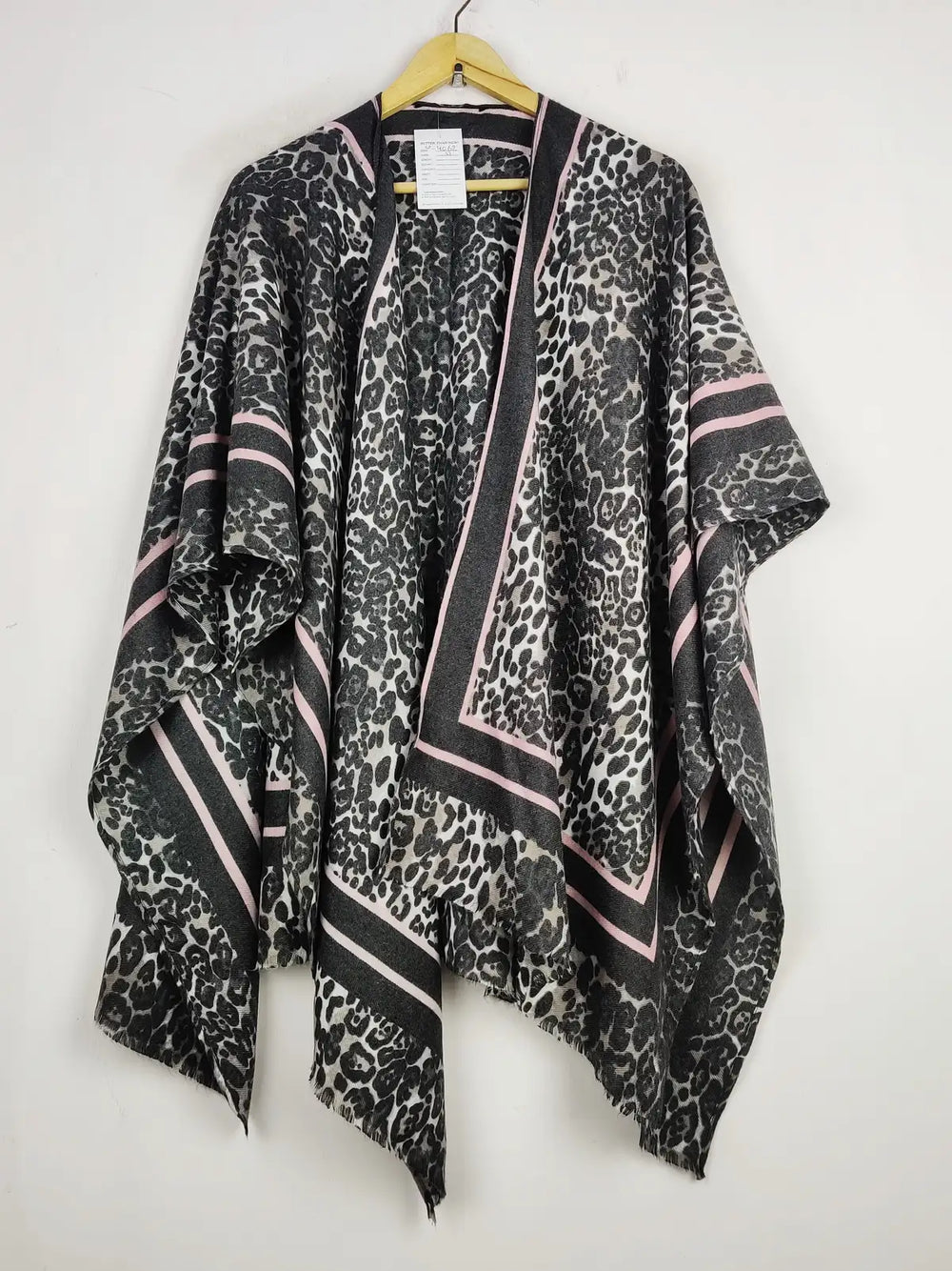 Buy online pre-used pre-loved 100% authentic & Original branded Unknown Brand (CS-4062) available in Pakistan. Top international brands avilable.