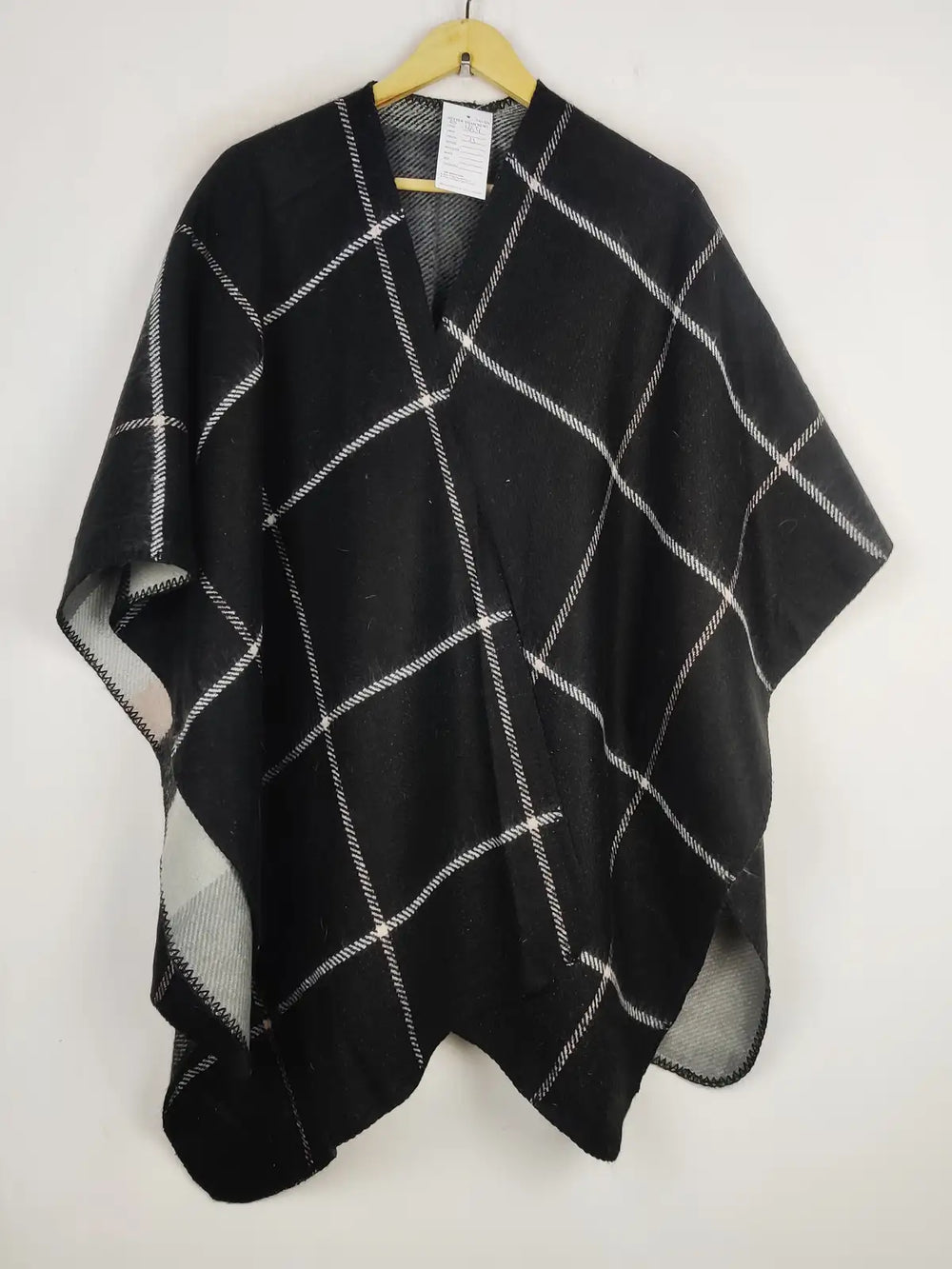 Buy online pre-used pre-loved 100% authentic & Original branded Unknown Brand (CS-4064) available in Pakistan. Top international brands avilable.