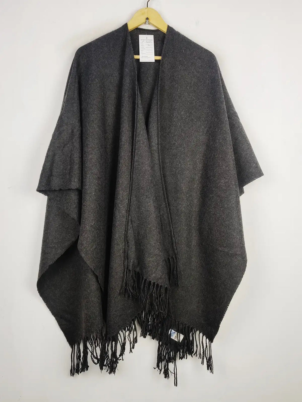 Buy online pre-used pre-loved 100% authentic & Original branded Unknown Brand (CS-4065) available in Pakistan. Top international brands avilable.