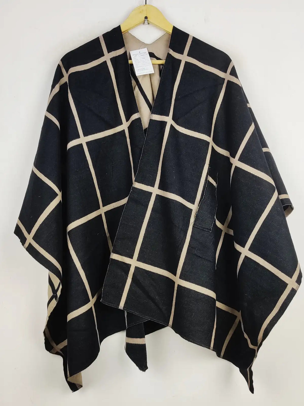 Buy online pre-used pre-loved 100% authentic & Original branded Unknown Brand (CS-4070) available in Pakistan. Top international brands avilable.