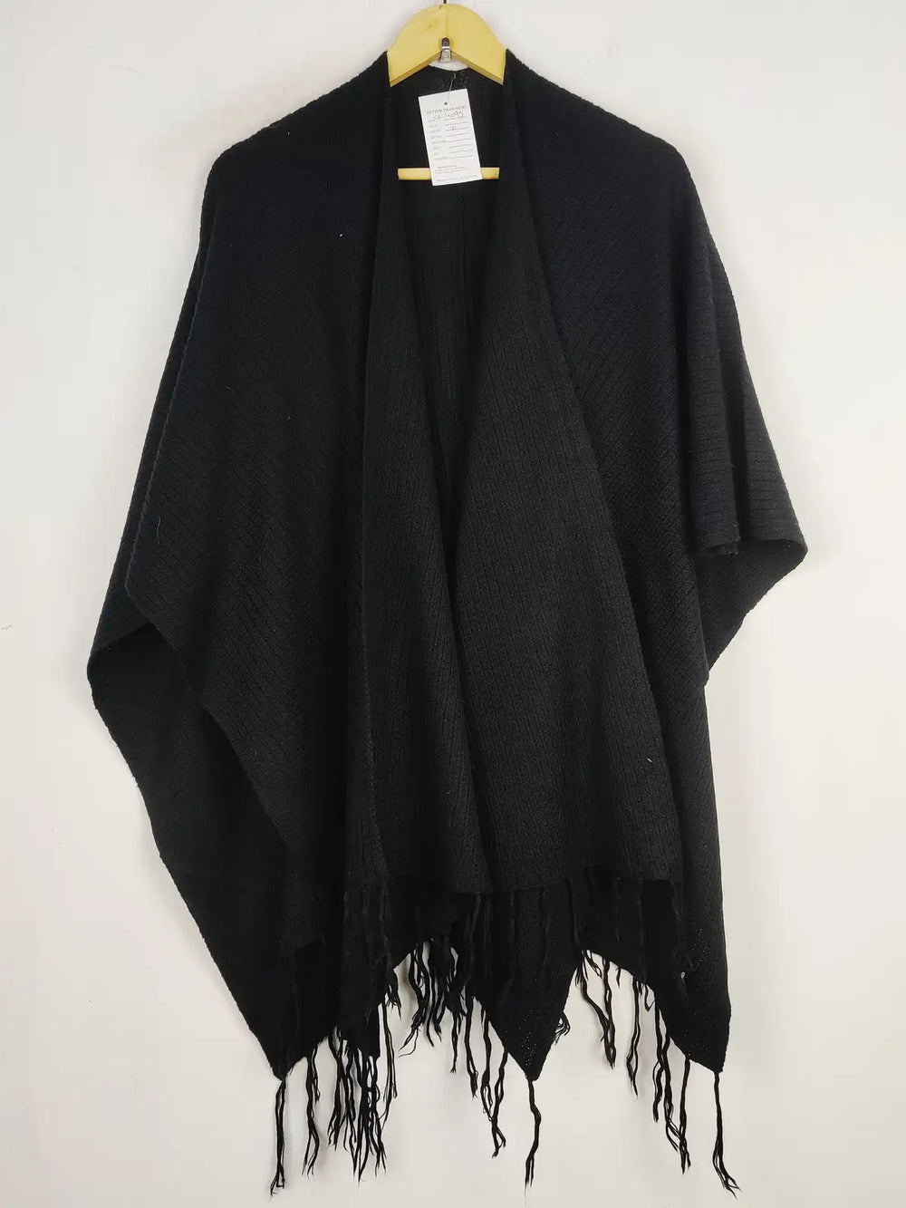 Buy online pre-used pre-loved 100% authentic & Original branded Unknown Brand (CS-4095) available in Pakistan. Top international brands avilable.