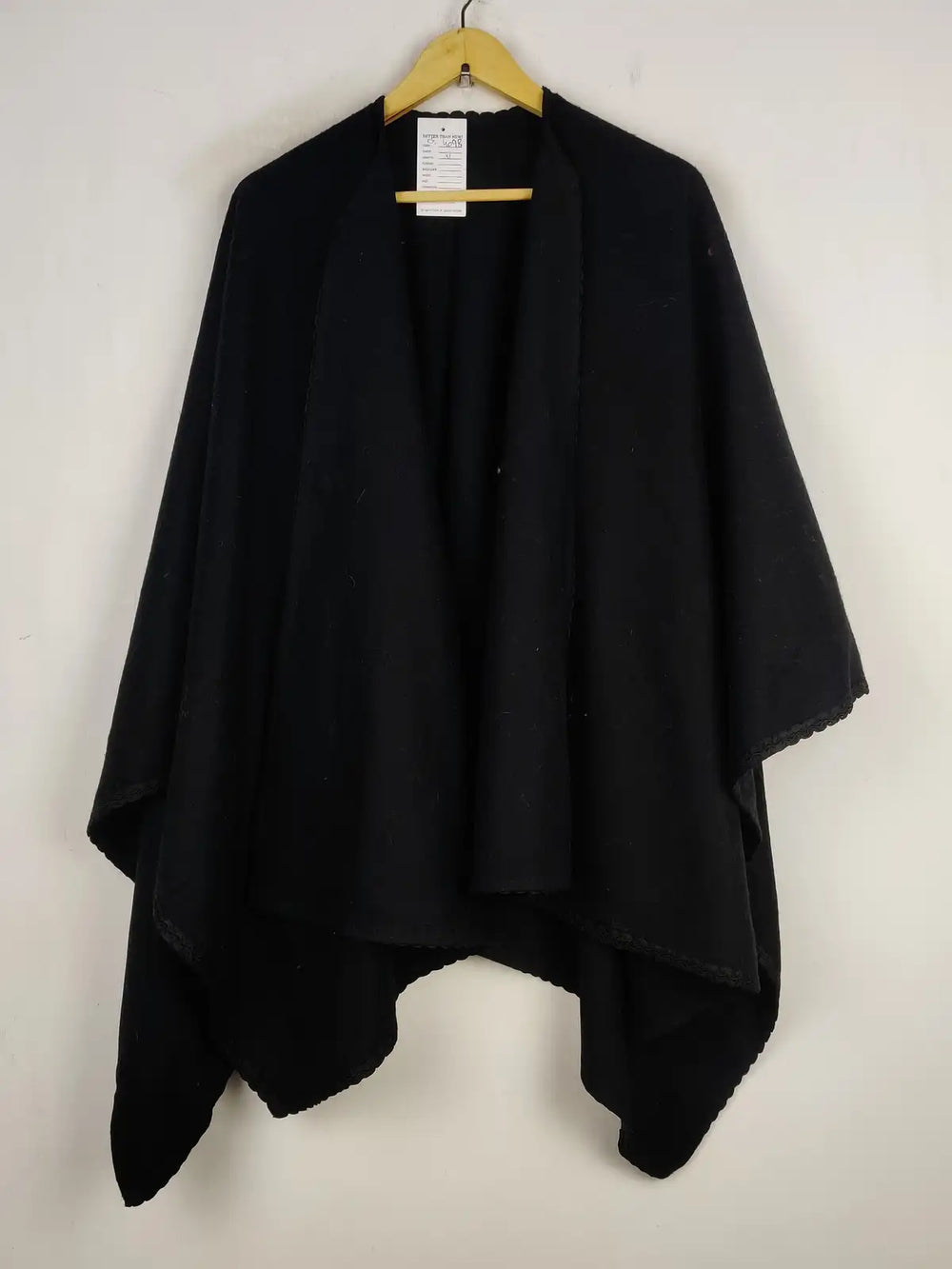 Buy online pre-used pre-loved 100% authentic & Original branded Unknown Brand (CS-4098) available in Pakistan. Top international brands avilable.