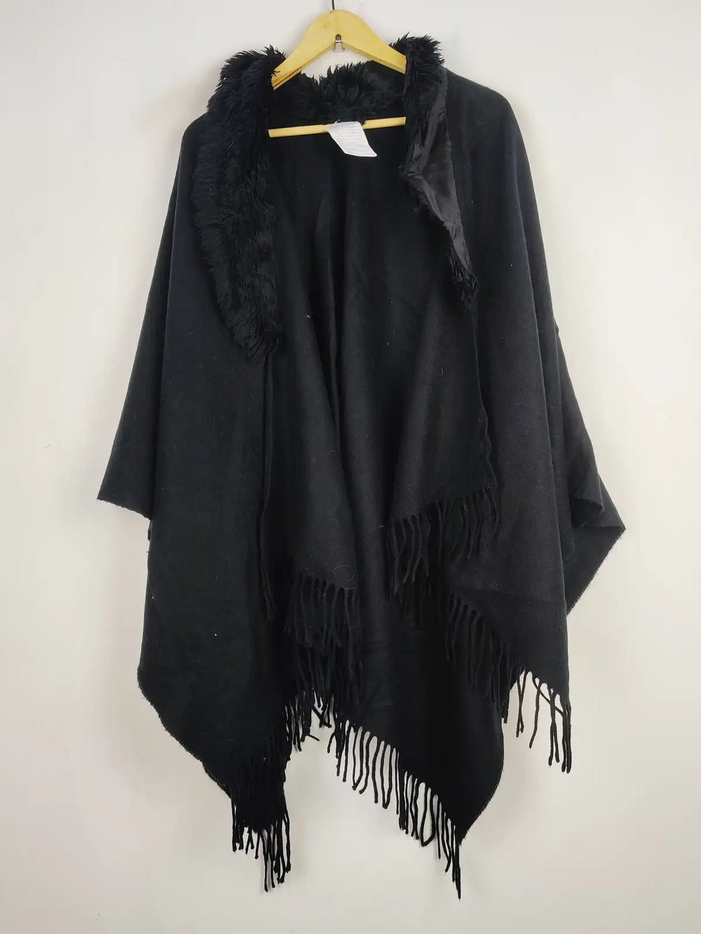 Buy online pre-used pre-loved 100% authentic & Original branded Unknown Brand (CS-4100) available in Pakistan. Top international brands avilable.