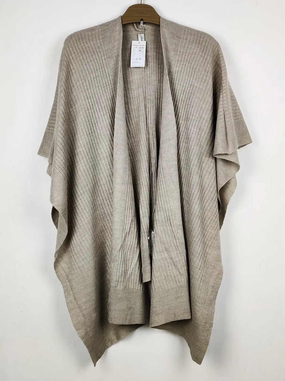 Buy online pre-used pre-loved 100% authentic & Original branded Canda (CS-4535) available in Pakistan. Top international brands avilable.
