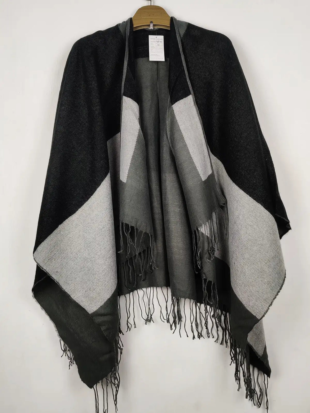 Buy online pre-used pre-loved 100% authentic & Original branded Unknown Brand (CS-4549) available in Pakistan. Top international brands avilable.