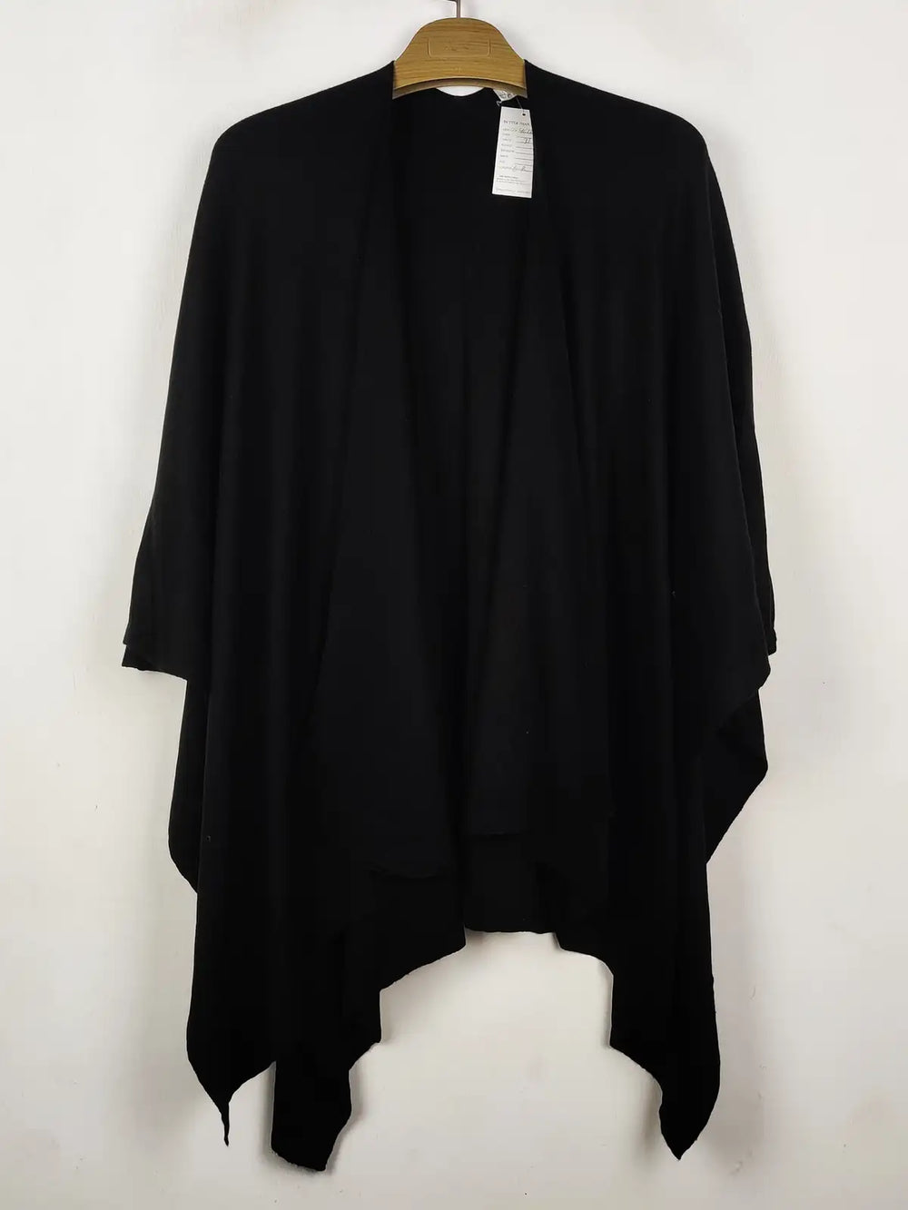 Buy online pre-used pre-loved 100% authentic & Original branded Unknown Brand (CS-4615) available in Pakistan. Top international brands avilable.