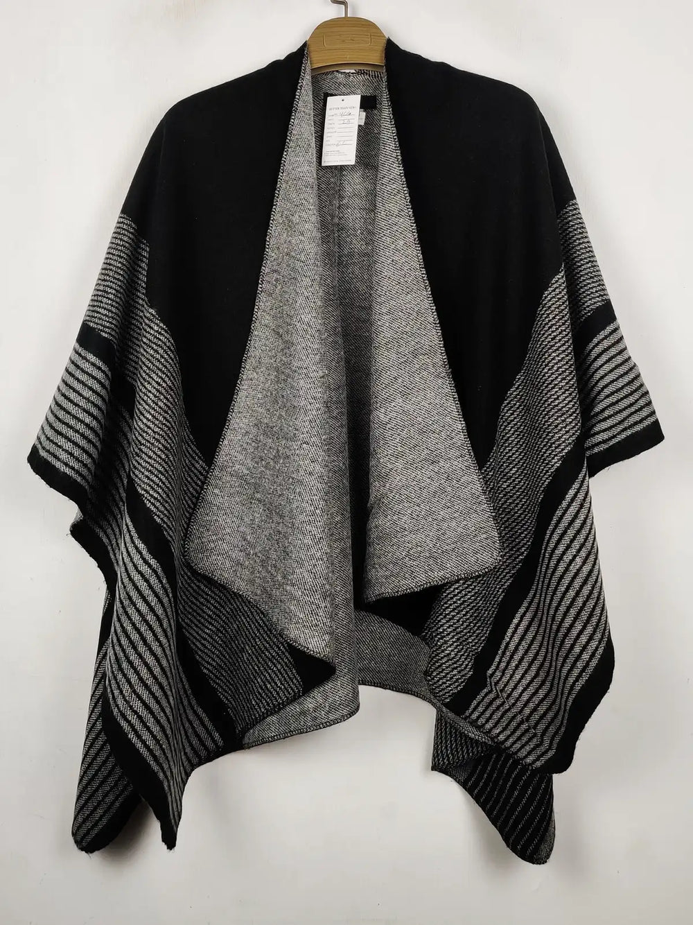 Buy online pre-used pre-loved 100% authentic & Original branded Forever 21 (CS-4660) available in Pakistan. Top international brands avilable.