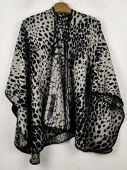 Buy online pre-used pre-loved 100% authentic & Original branded Dorothy Perkins (CS-4748) available in Pakistan. Top international brands avilable.