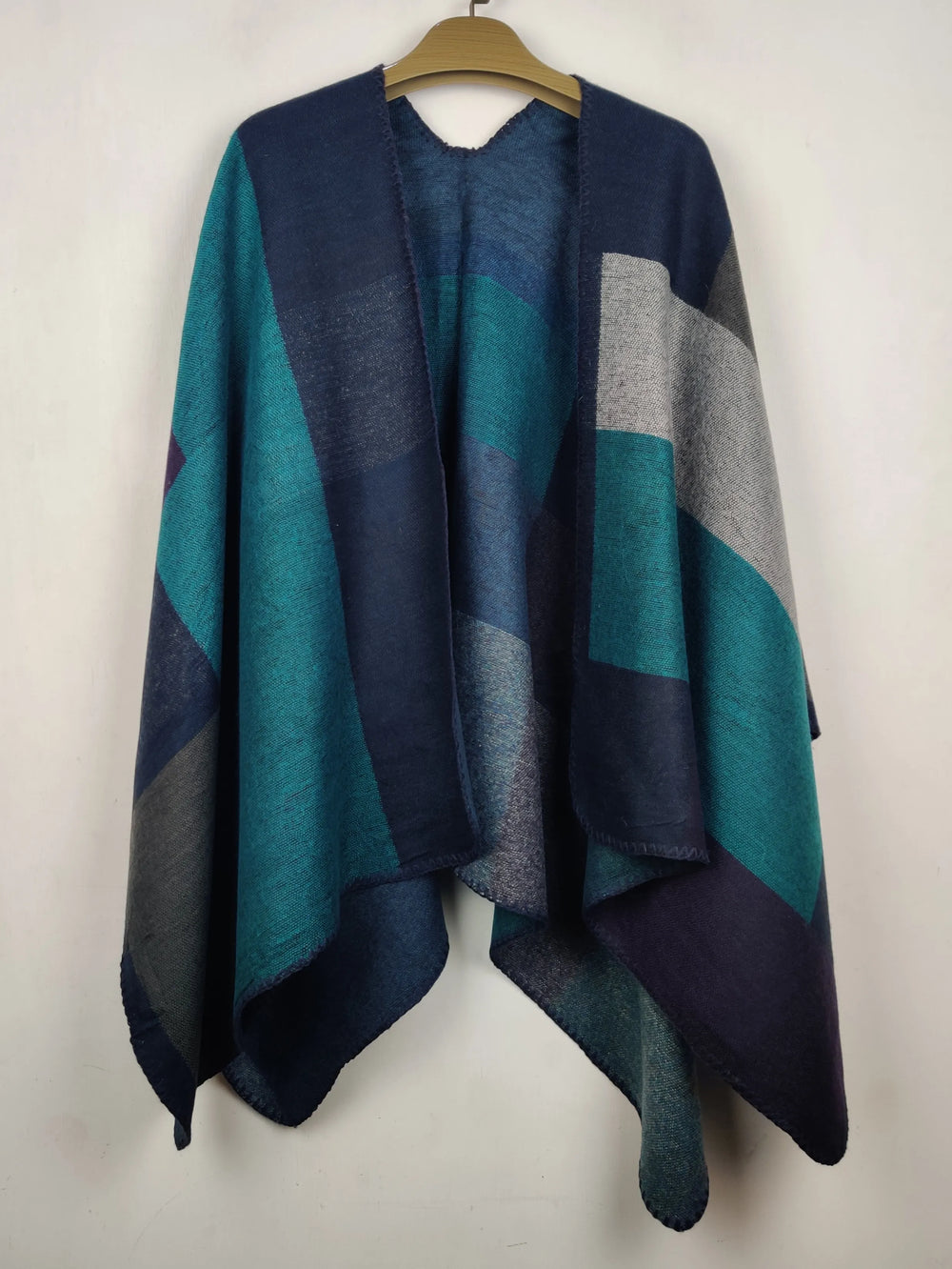 Buy online pre-used pre-loved 100% authentic & Original branded Unknown Brand (CS-4815) available in Pakistan. Top international brands avilable.