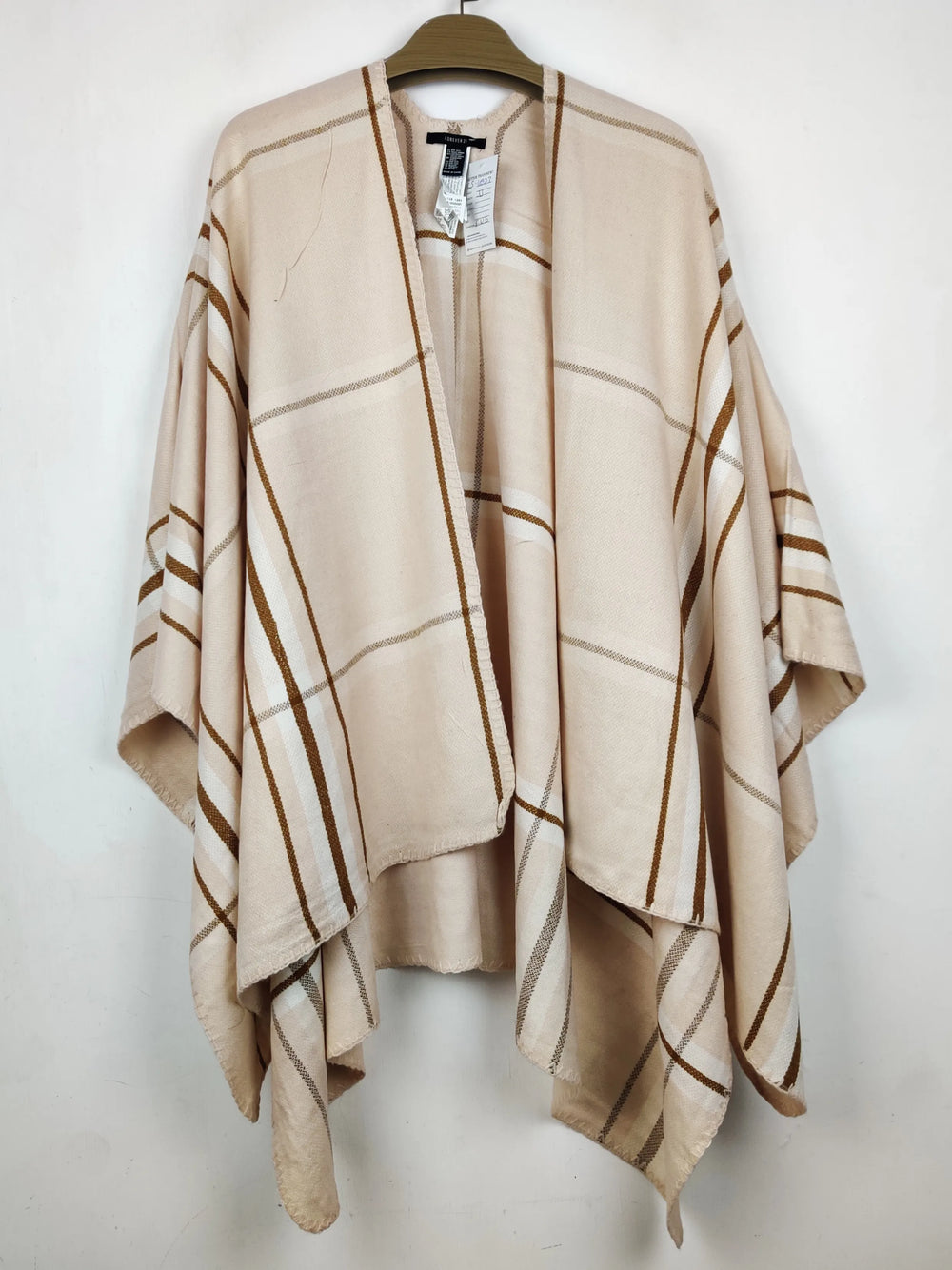 Buy online pre-used pre-loved 100% authentic & Original branded Forever 21 (CS-4827) available in Pakistan. Top international brands avilable.