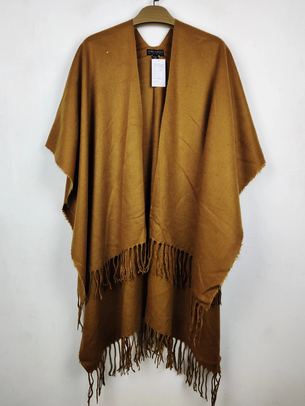 Buy online pre-used pre-loved 100% authentic & Original branded Forever 21 (CS-4834) available in Pakistan. Top international brands avilable.