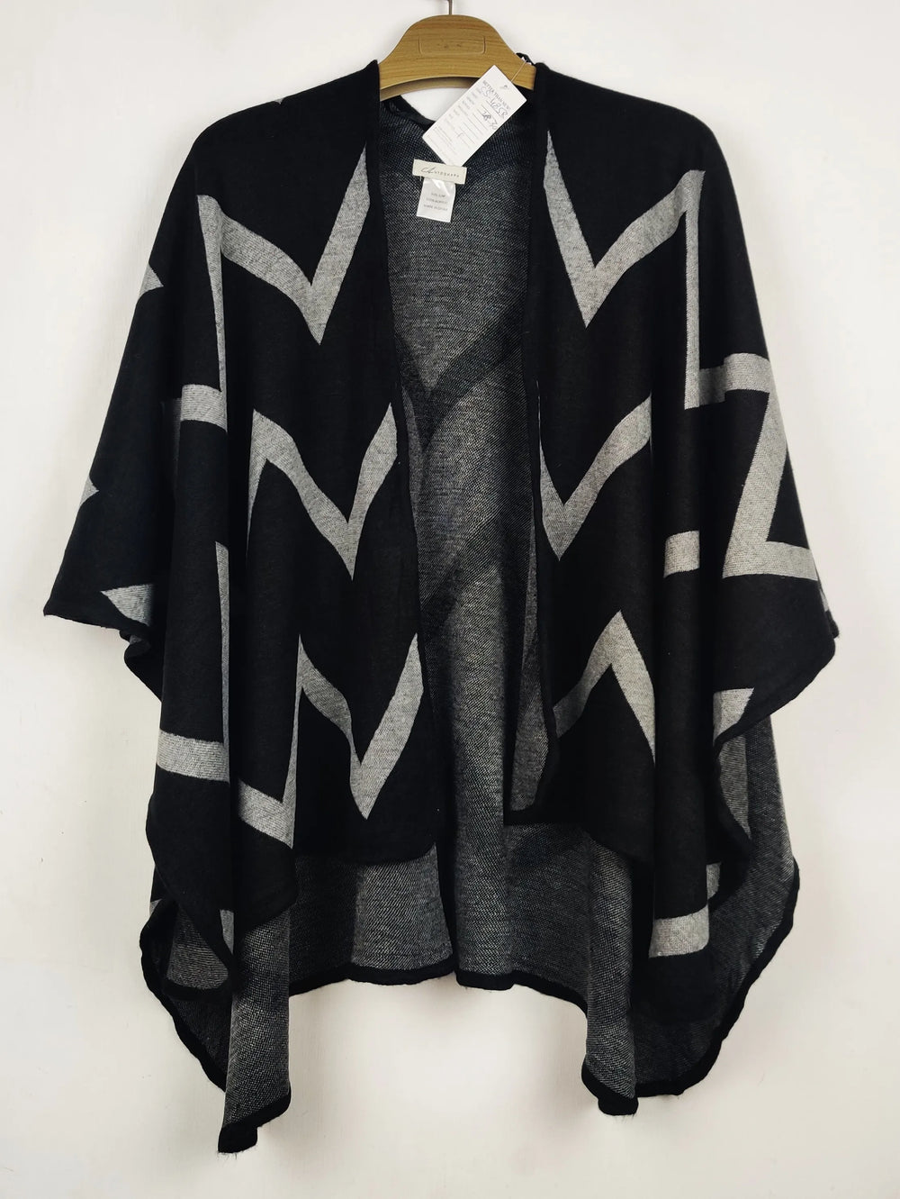 Buy online pre-used pre-loved 100% authentic & Original branded Unknown Brand (CS-4858) available in Pakistan. Top international brands avilable.