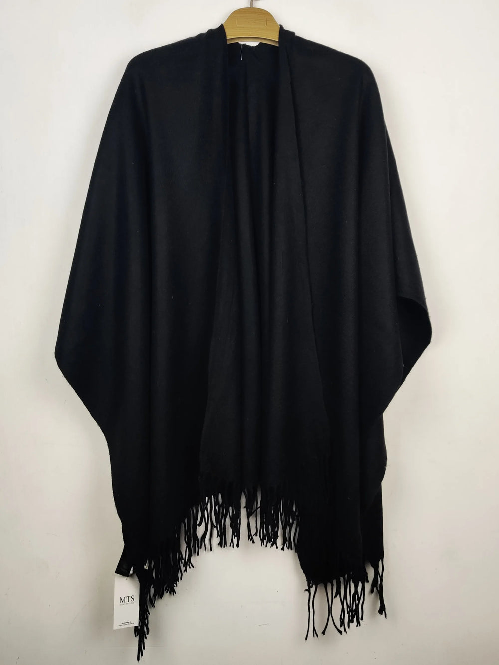 Buy online pre-used pre-loved 100% authentic & Original branded Pieces (CS-4951) available in Pakistan. Top international brands avilable.