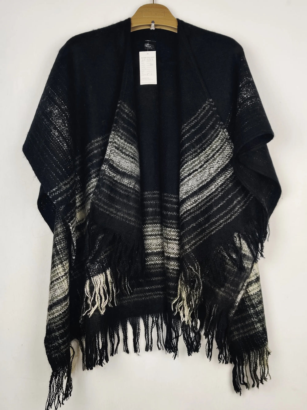Buy online pre-used pre-loved 100% authentic & Original branded Unknown Brand (CS-4977) available in Pakistan. Top international brands avilable.