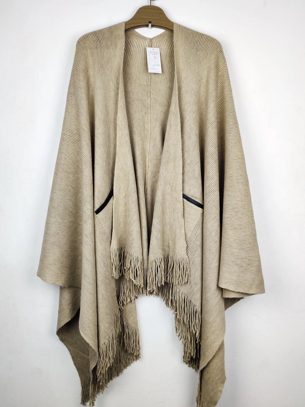 Buy online pre-used pre-loved 100% authentic & Original branded Unknown Brand (CS-4978) available in Pakistan. Top international brands avilable.
