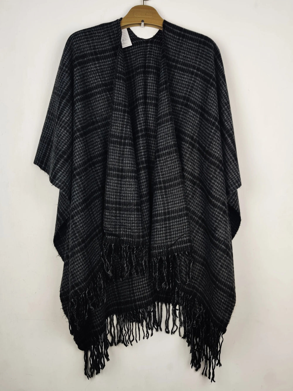 Buy online pre-used pre-loved 100% authentic & Original branded Unknown Brand (CS-4984) available in Pakistan. Top international brands avilable.