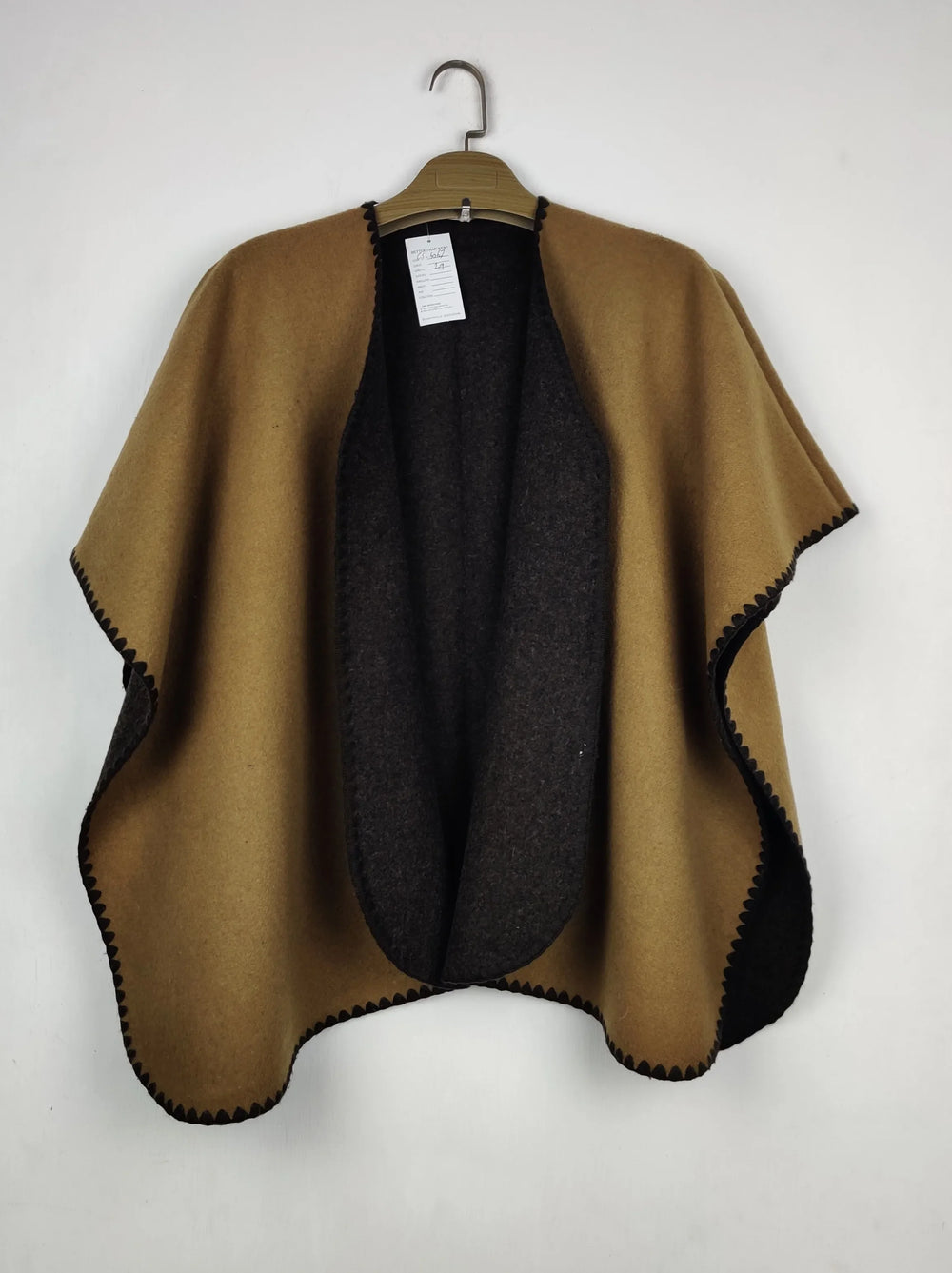 Buy online pre-used pre-loved 100% authentic & Original branded Unknown Brand (CS-5067) available in Pakistan. Top international brands avilable.