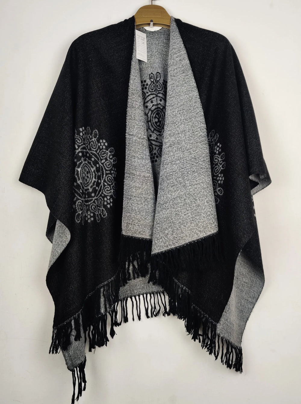 Buy online pre-used pre-loved 100% authentic & Original branded Unknown Brand (CS-5068) available in Pakistan. Top international brands avilable.