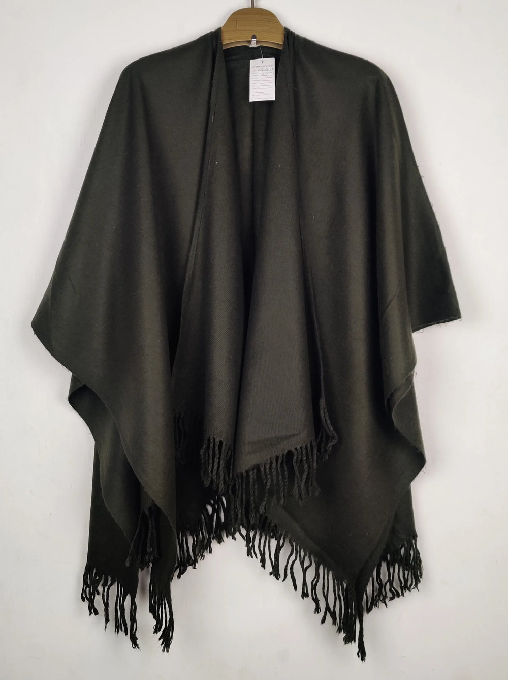 Buy online pre-used pre-loved 100% authentic & Original branded Unknown Brand (CS-5079) available in Pakistan. Top international brands avilable.