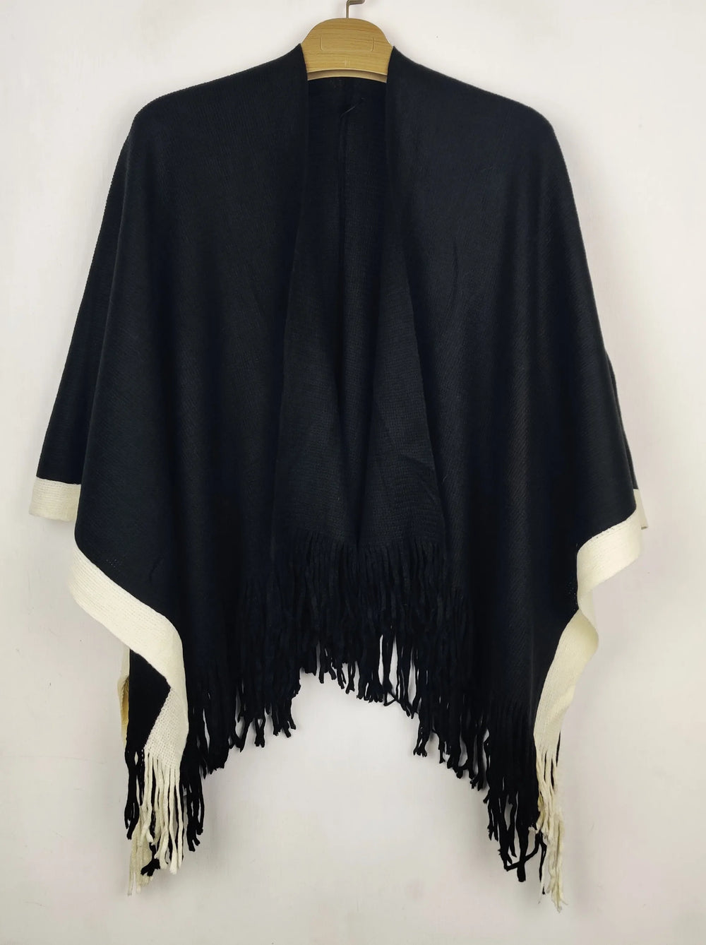 Buy online pre-used pre-loved 100% authentic & Original branded Mia Moda (CS-5092) available in Pakistan. Top international brands avilable.