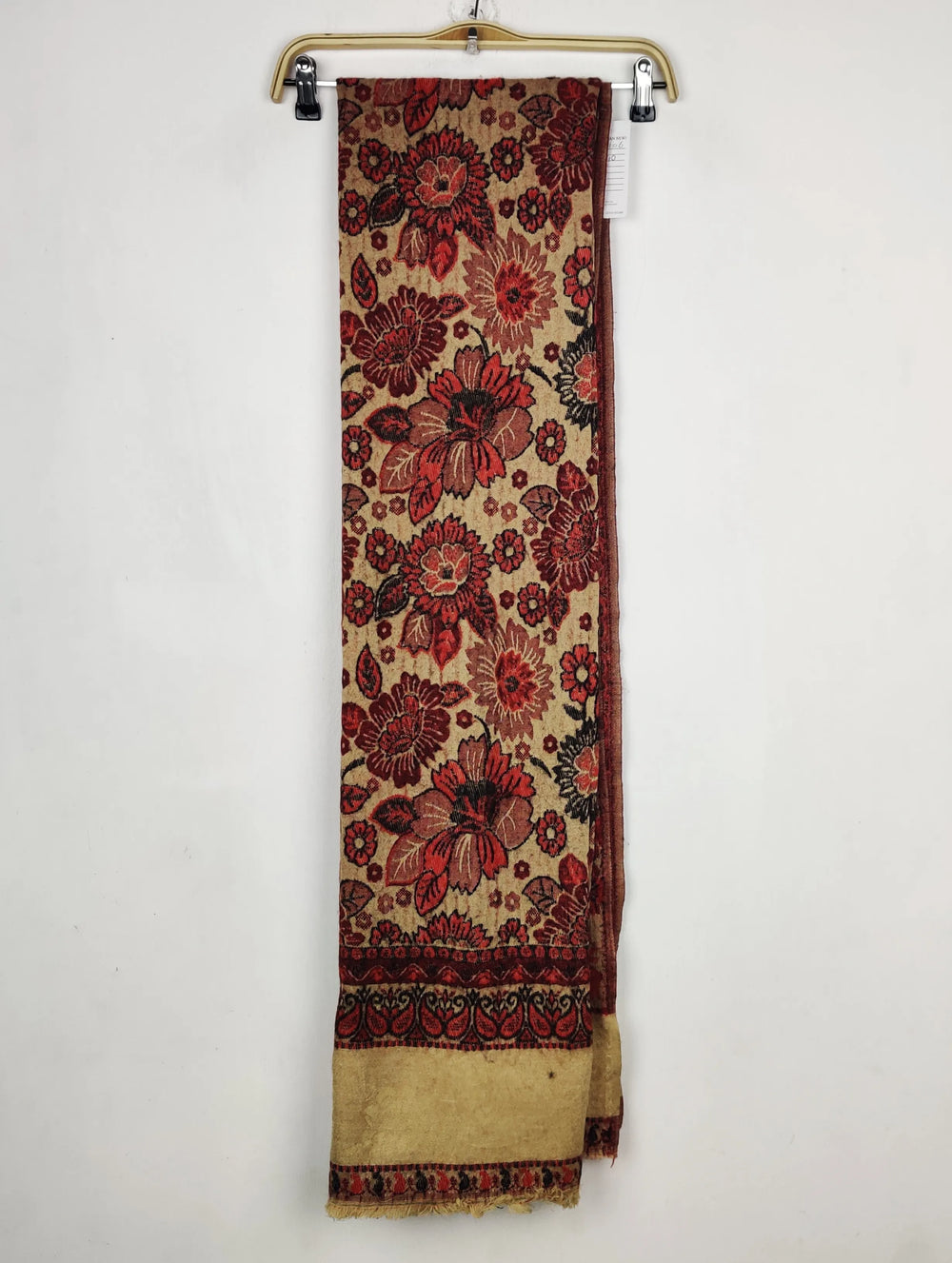 Buy online pre-used pre-loved 100% authentic & Original branded Unknown Brand (CS-5106) available in Pakistan. Top international brands avilable.
