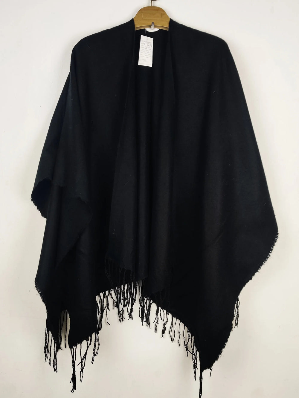 Buy online pre-used pre-loved 100% authentic & Original branded Unknown Brand (CS-5136) available in Pakistan. Top international brands avilable.