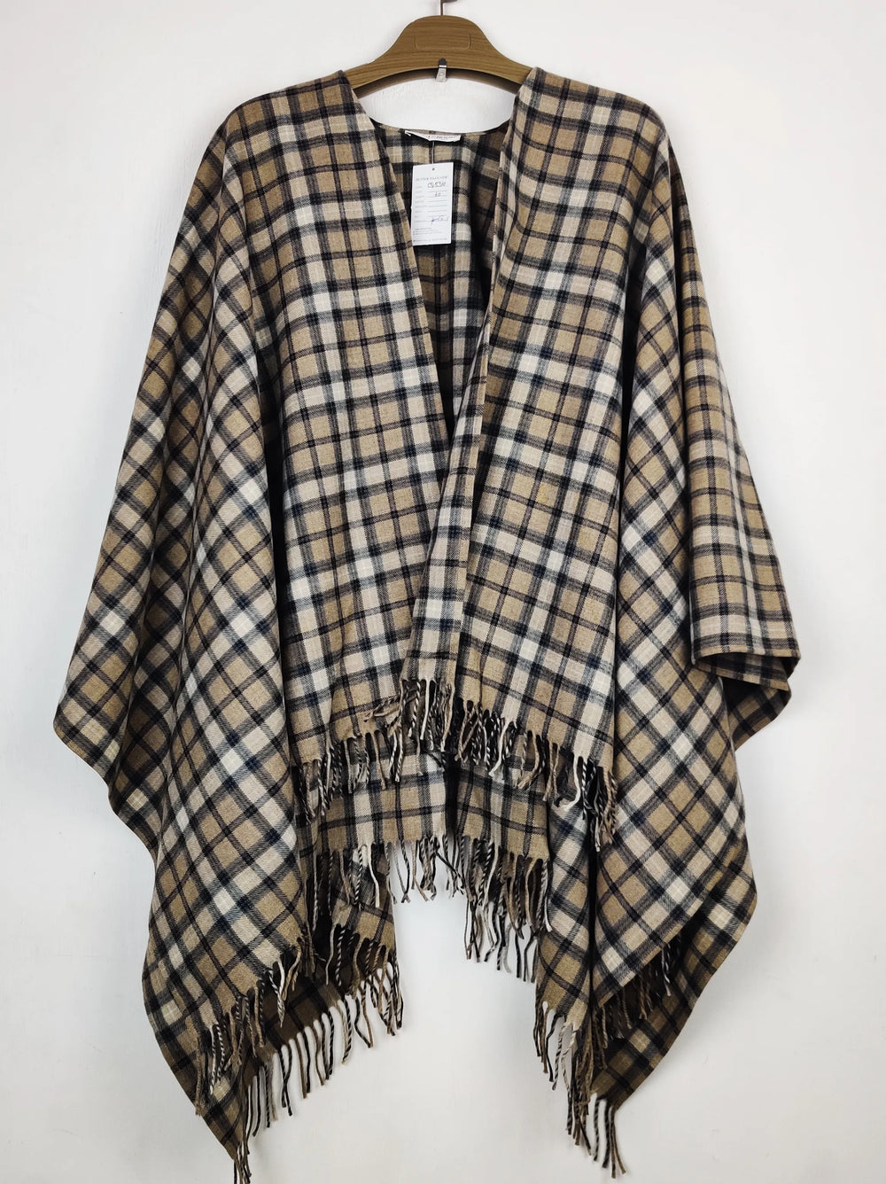 Buy online pre-used pre-loved 100% authentic & Original branded Louis London (CS-5310) available in Pakistan. Top international brands avilable.