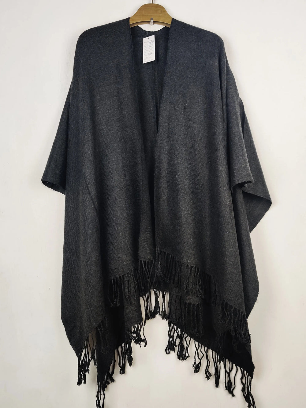 Buy online pre-used pre-loved 100% authentic & Original branded Unknown Brand (CS-5366) available in Pakistan. Top international brands avilable.