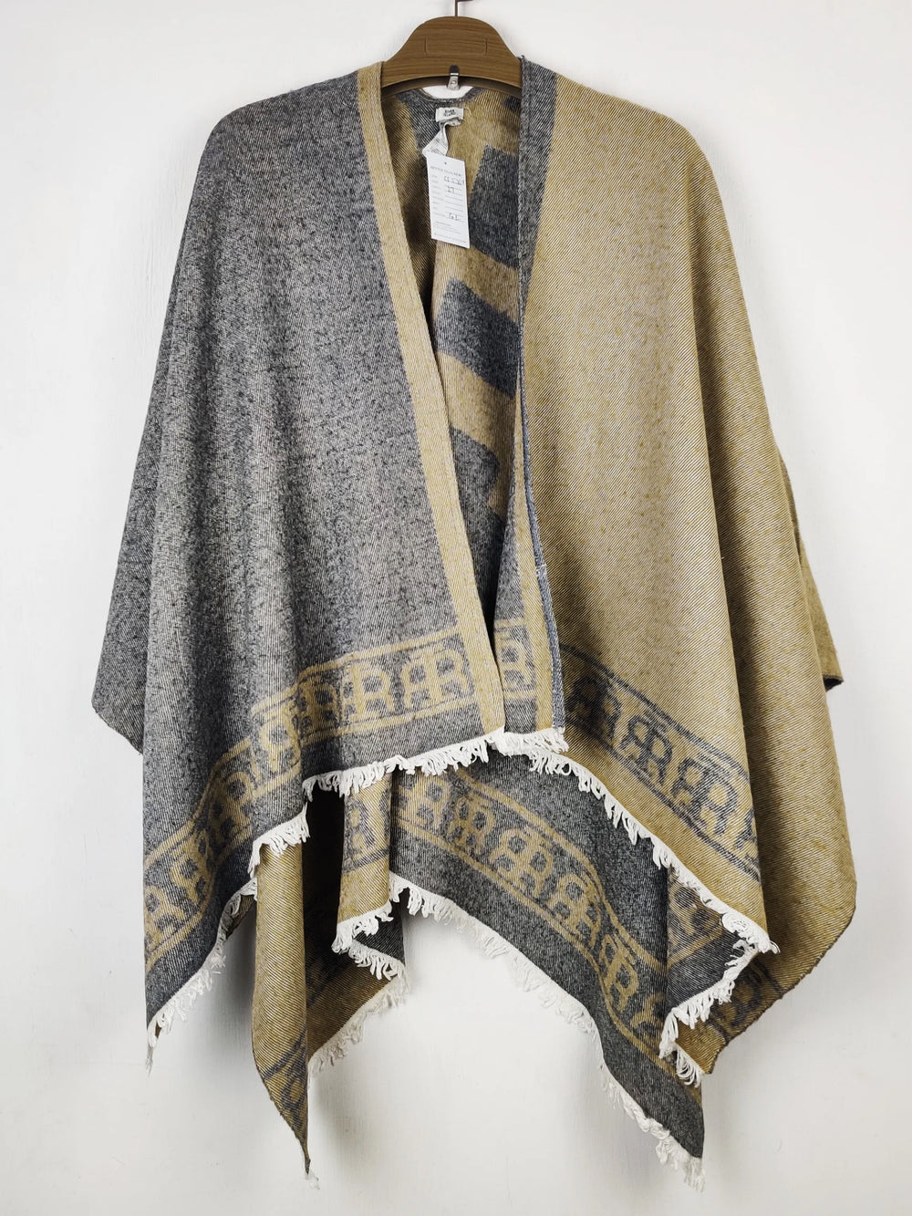 Buy online pre-used pre-loved 100% authentic & Original branded River Island (CS-5369) available in Pakistan. Top international brands avilable.