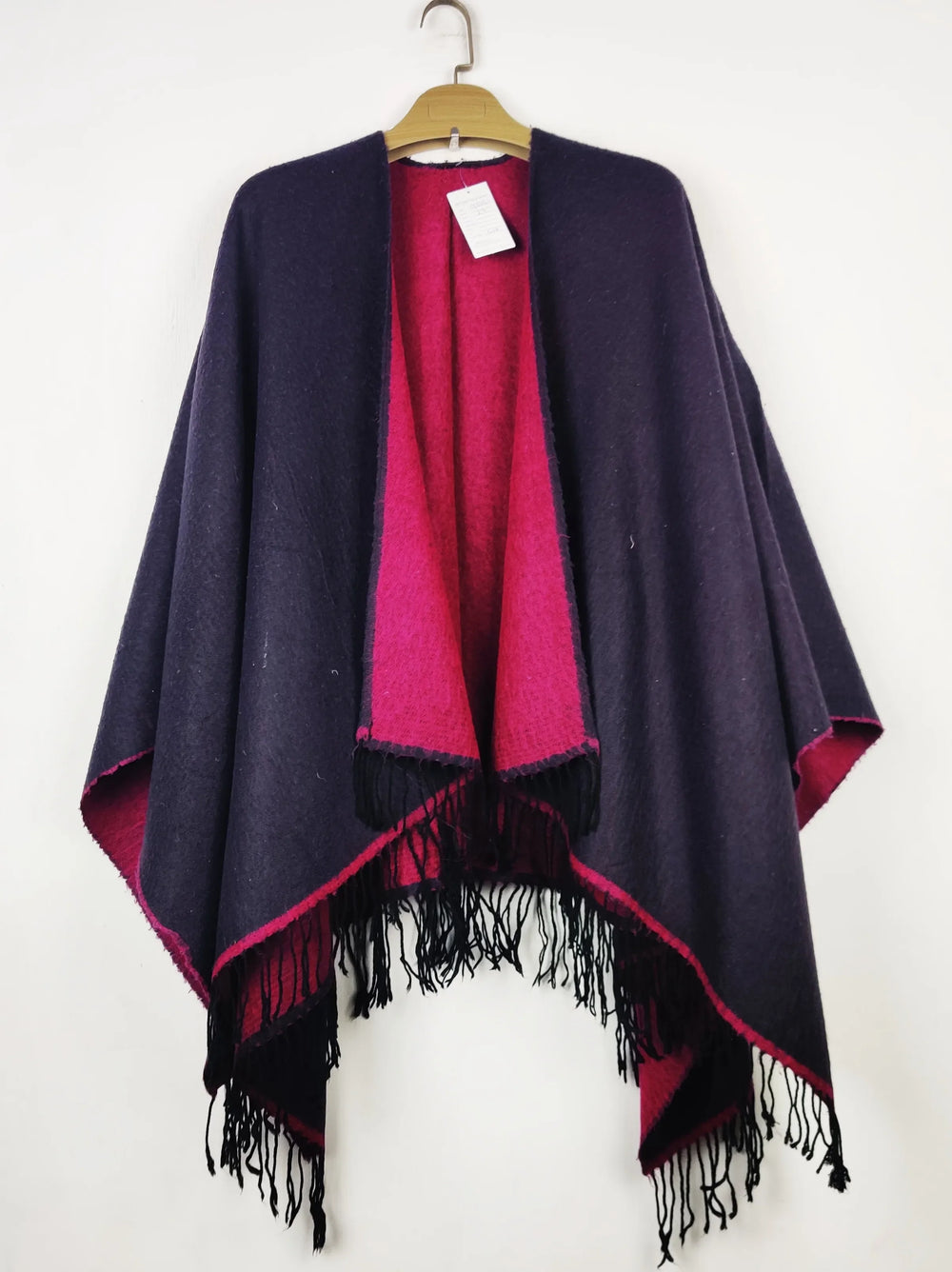 Buy online pre-used pre-loved 100% authentic & Original branded Das Cape Madohem (CS-5421) available in Pakistan. Top international brands avilable.