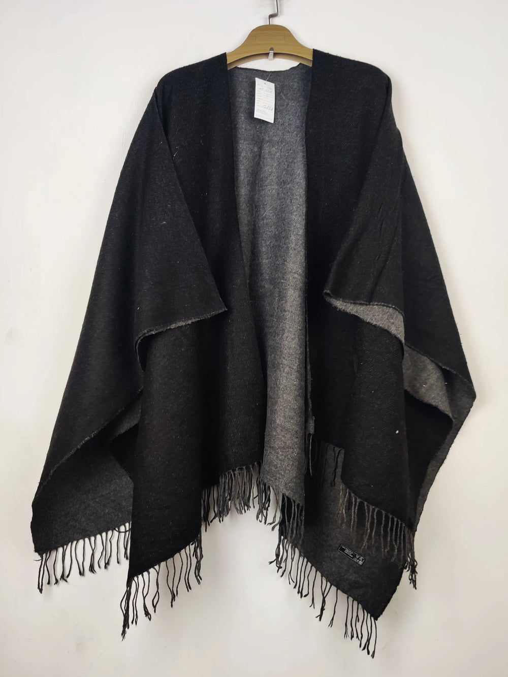Buy online pre-used pre-loved 100% authentic & Original branded Unknown Brand (CS-5471) available in Pakistan. Top international brands avilable.