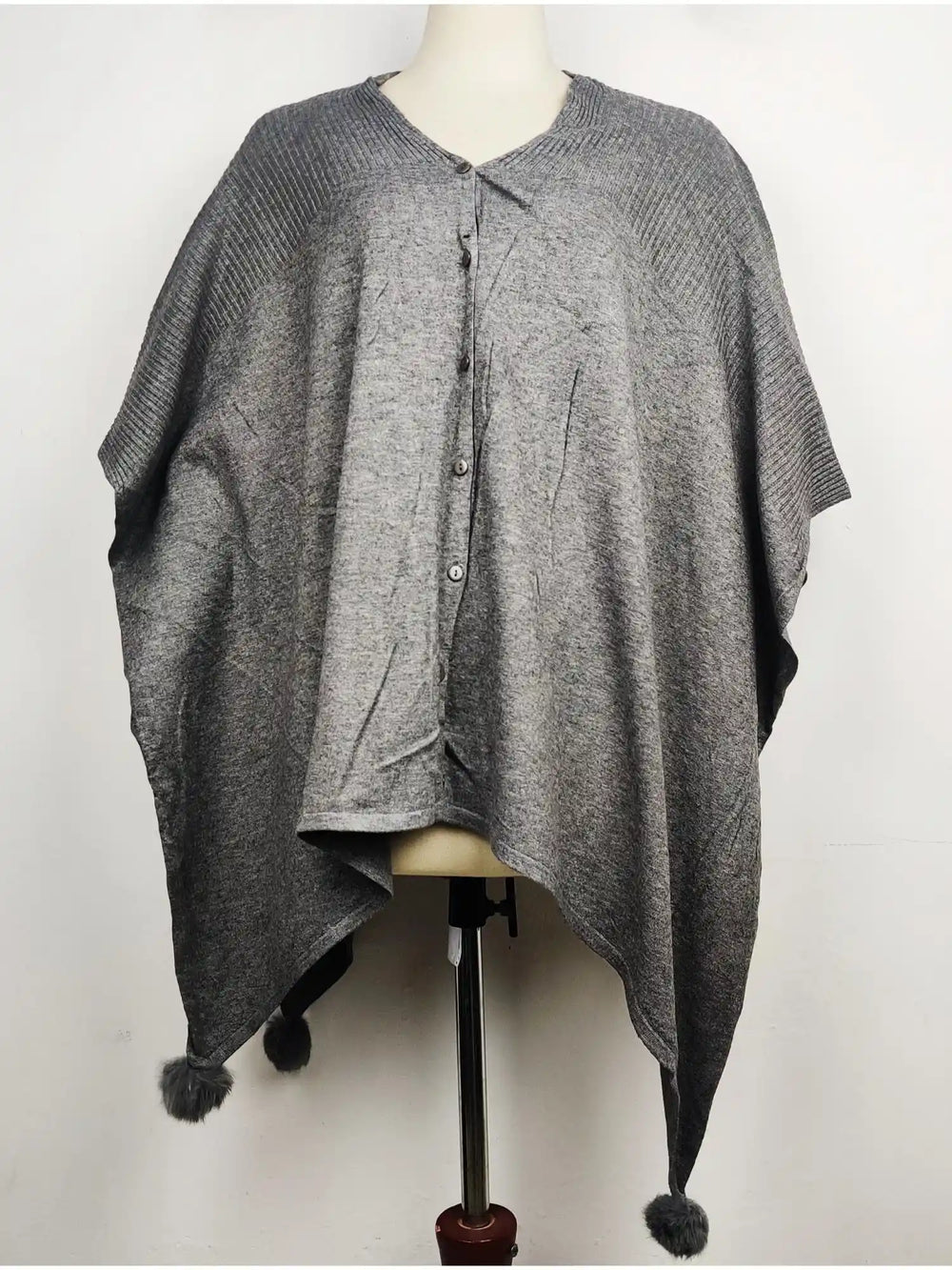 Buy online pre-used pre-loved 100% authentic & Original branded Unknown Brand (CS-988) available in Pakistan. Top international brands avilable.