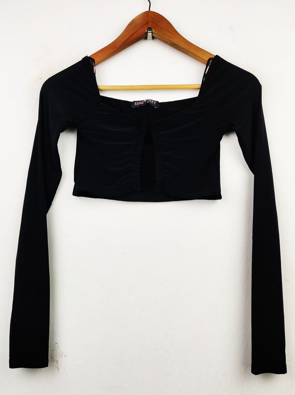 Buy online pre-used pre-loved 100% authentic & Original branded Edge Street (CT-1067) available in Pakistan. Top international brands avilable.