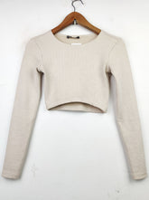 Buy online pre-used pre-loved 100% authentic & Original branded Zara (CT-1131) available in Pakistan. Top international brands avilable.