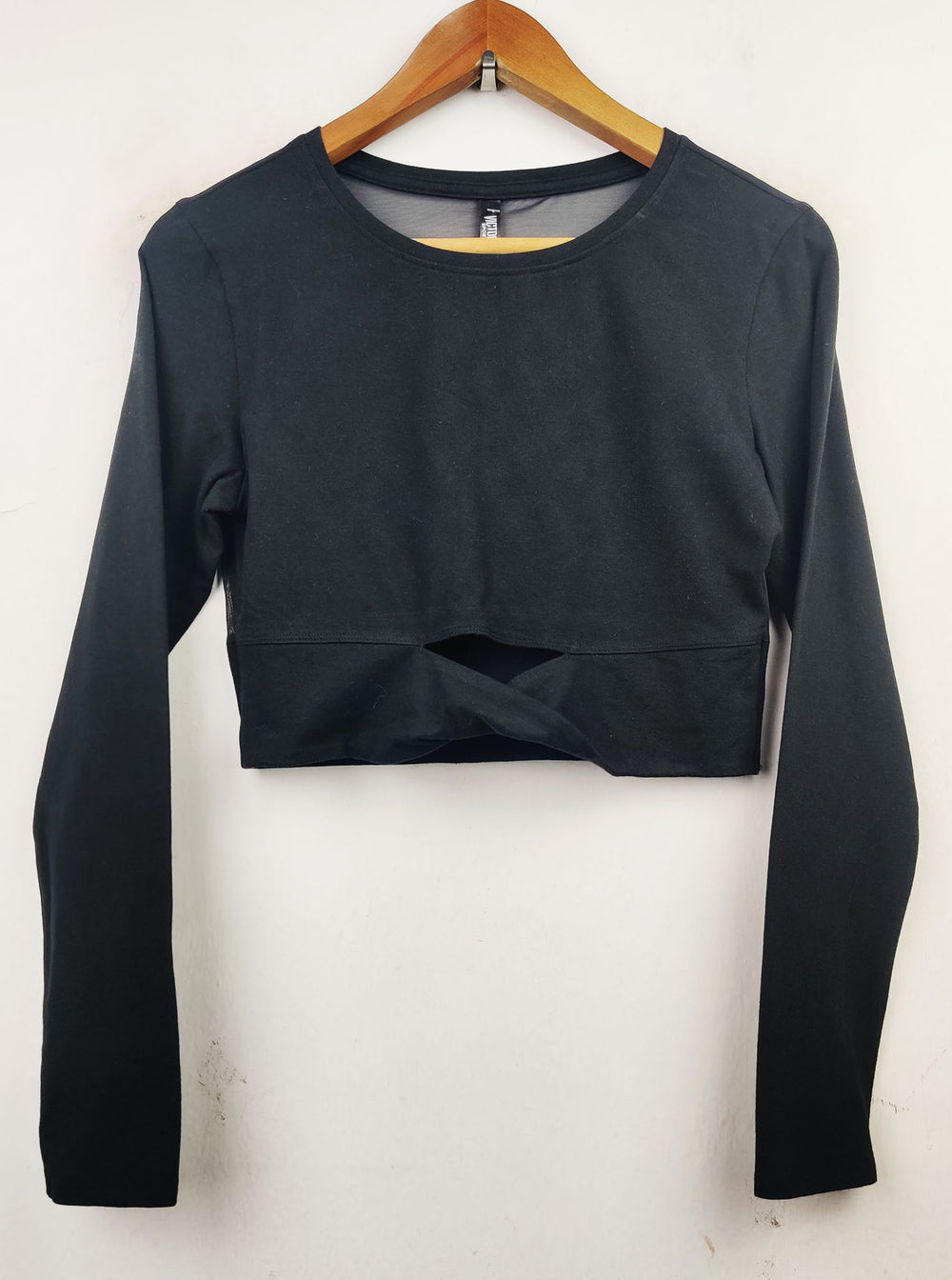 Buy online pre-used pre-loved 100% authentic & Original branded Victoria (CT-1169) available in Pakistan. Top international brands avilable.