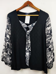 Buy online pre-used pre-loved 100% authentic & Original branded Saloos (CT-1179) available in Pakistan. Top international brands avilable.