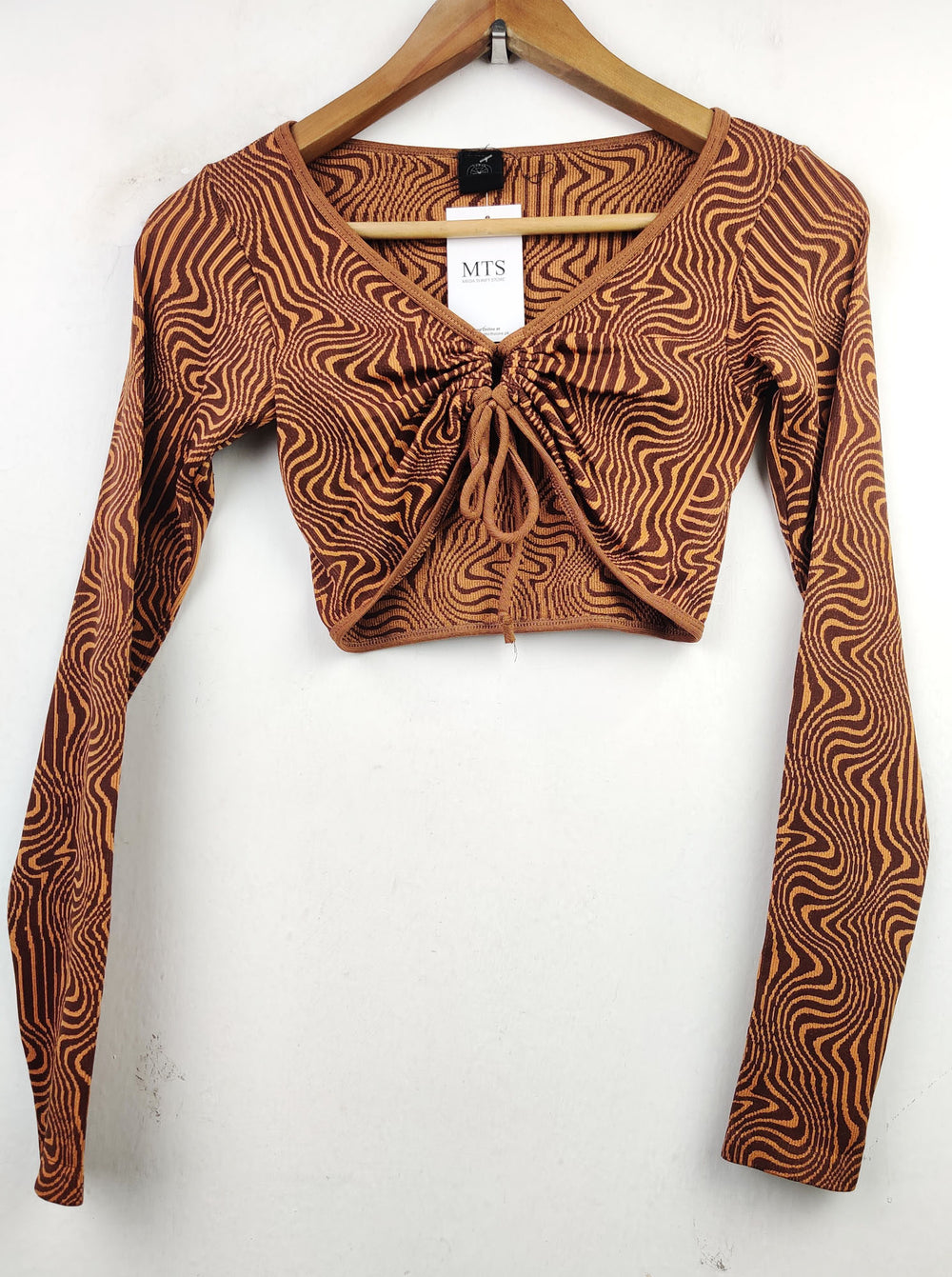 Buy online pre-used pre-loved 100% authentic & Original branded Outfitters (CT-1322) available in Pakistan. Top international brands avilable.