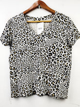 Buy online pre-used pre-loved 100% authentic & Original branded F&F (CT-1426) available in Pakistan. Top international brands avilable.