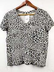 Buy online pre-used pre-loved 100% authentic & Original branded F&F (CT-1426) available in Pakistan. Top international brands avilable.