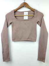 Buy online pre-used pre-loved 100% authentic & Original branded Unknown Brand (CT-1440) available in Pakistan. Top international brands avilable.