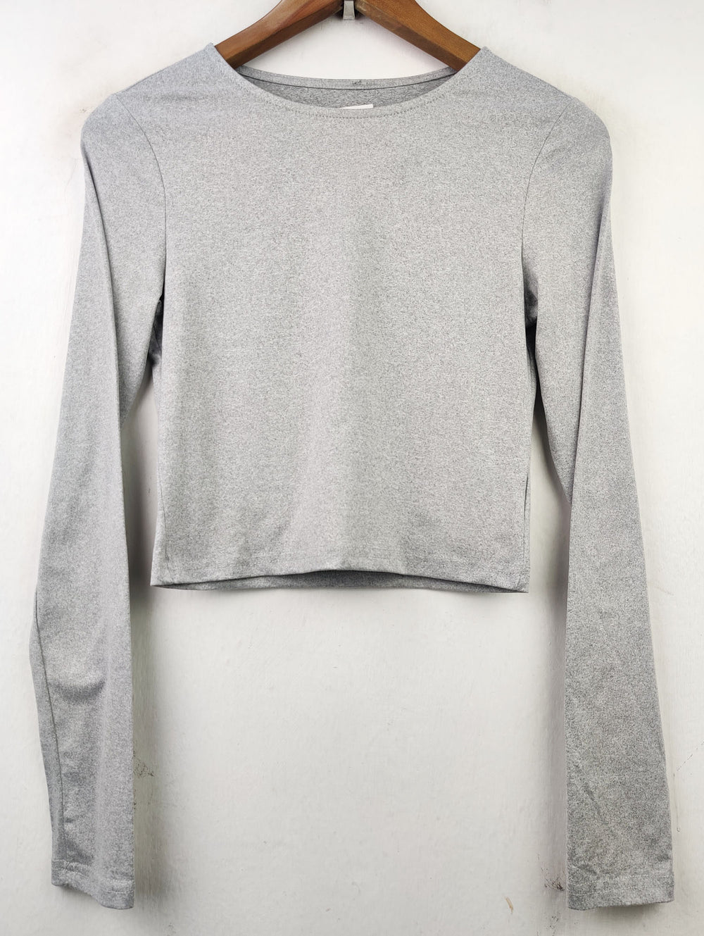 Buy online pre-used pre-loved 100% authentic & Original branded Unknown Brand (CT-1443) available in Pakistan. Top international brands avilable.