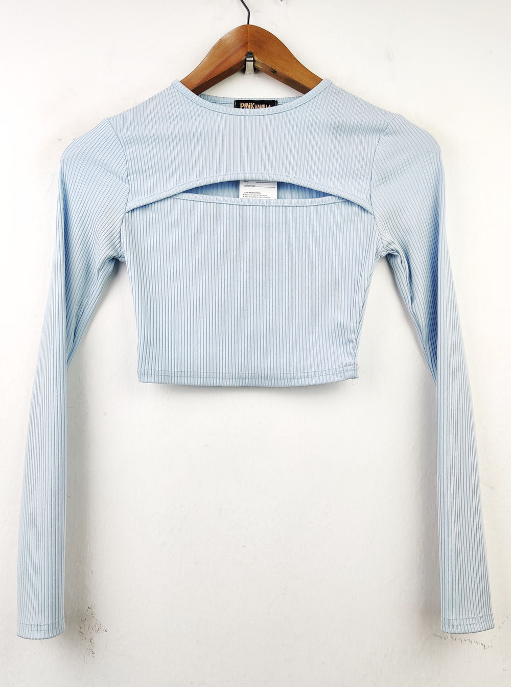 Buy online pre-used pre-loved 100% authentic & Original branded Pink Vanilla (CT-1490) available in Pakistan. Top international brands avilable.