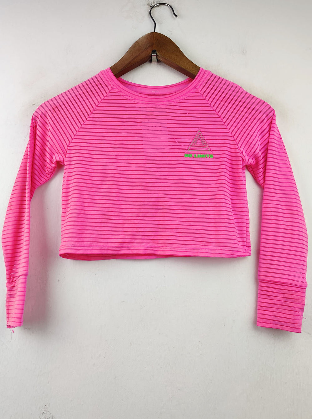 Buy online pre-used pre-loved 100% authentic & Original branded Unknown Brand (CT-1550) available in Pakistan. Top international brands avilable.