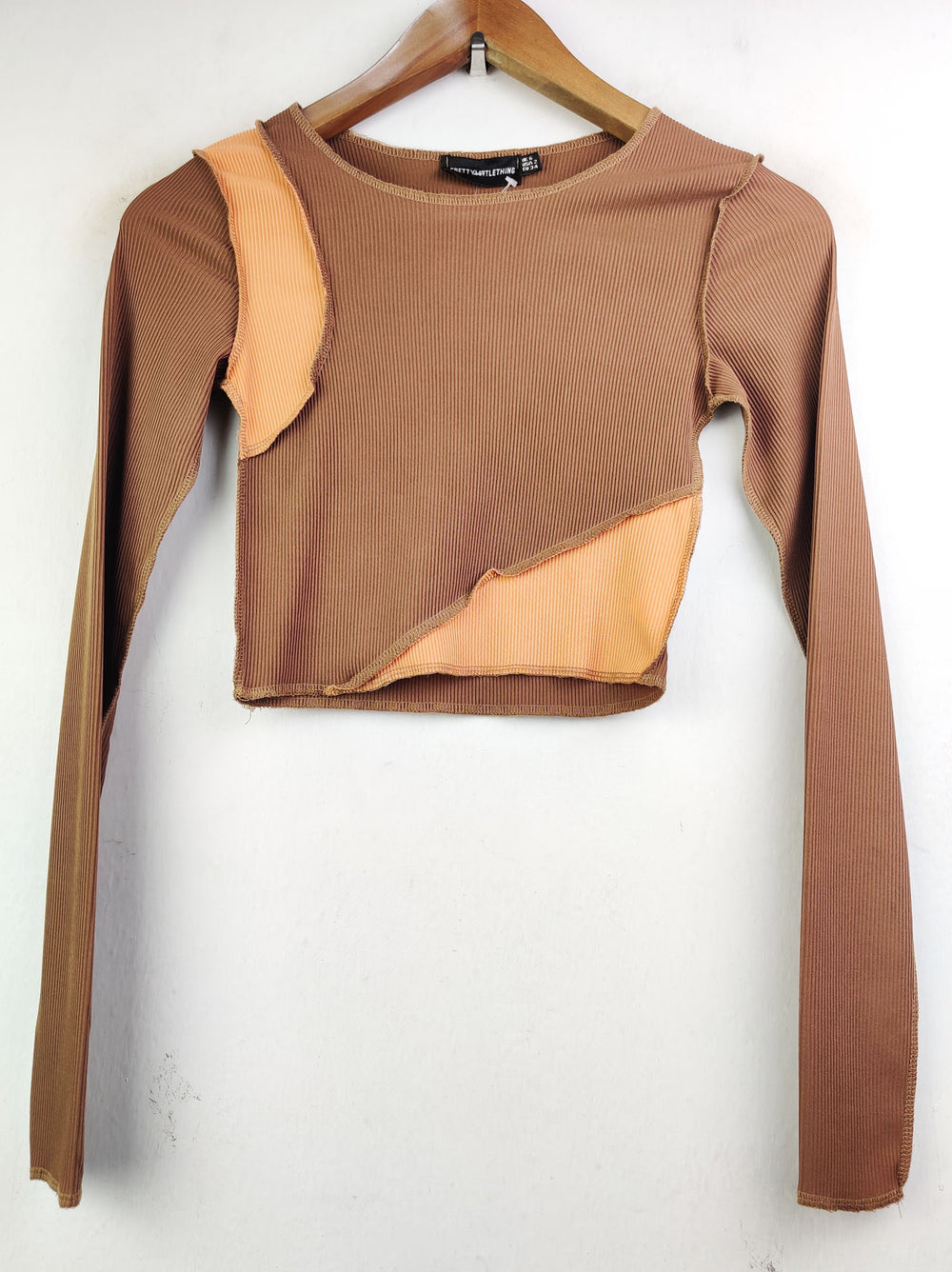 Buy online pre-used pre-loved 100% authentic & Original branded Pretty Little Thing (CT-1595) available in Pakistan. Top international brands avilable.