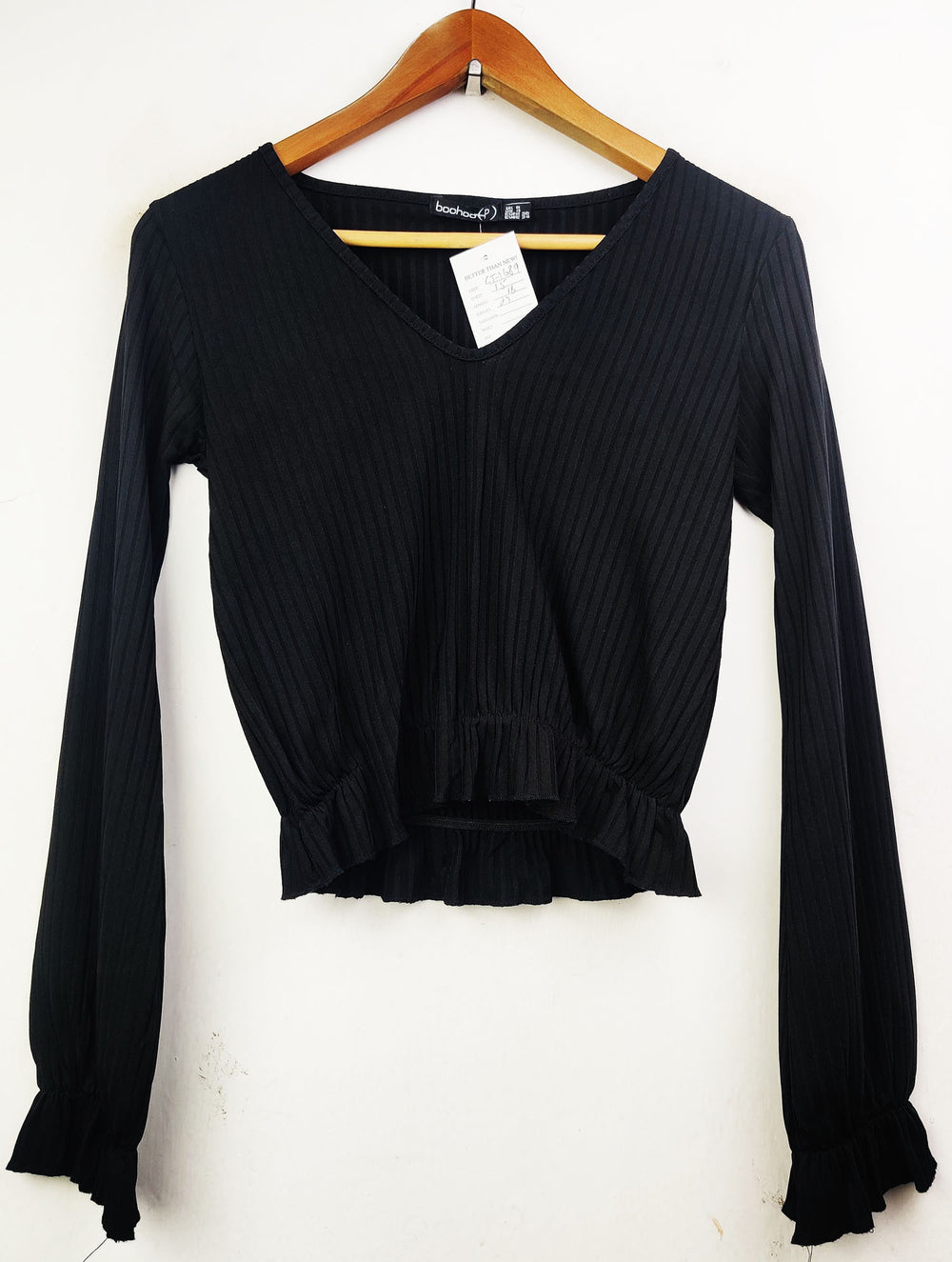 Buy online pre-used pre-loved 100% authentic & Original branded Boohoo (CT-1689) available in Pakistan. Top international brands avilable.